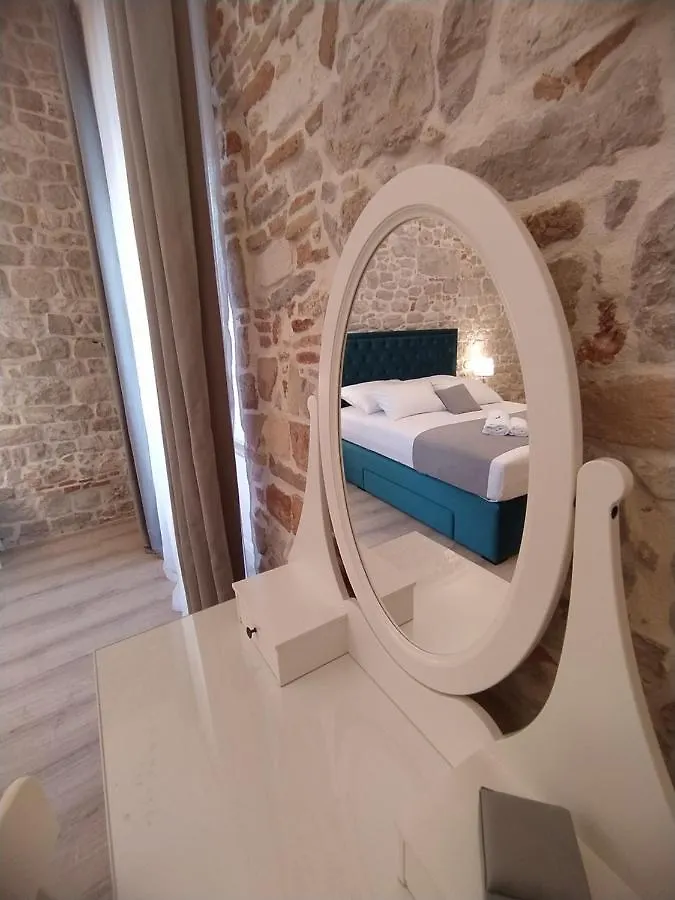 Apartment Antique Zadar - City Center Croácia